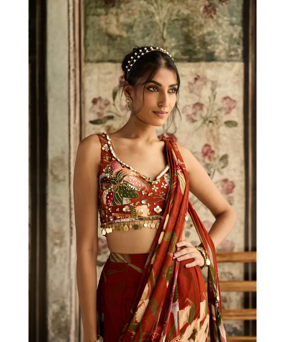 DIYARAJVVIR - RUST FLORAL PRINT AND HIGHLIGHTED  MERMAID SAREE  SET